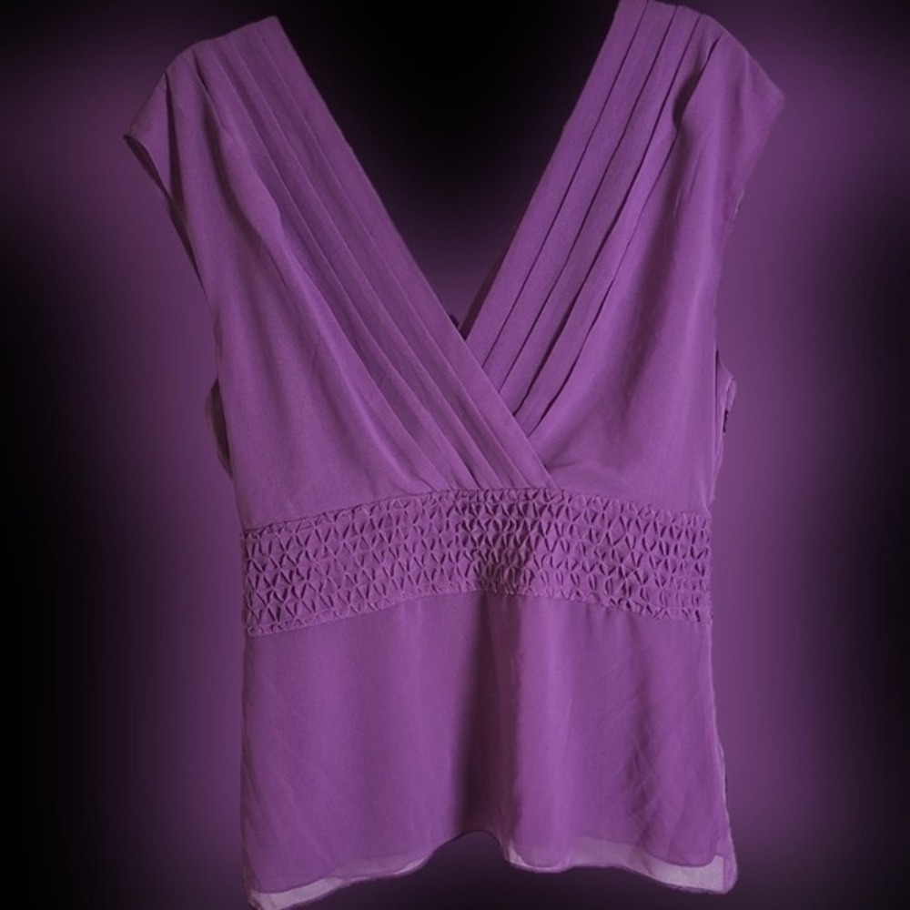 Banana Republic Size 12 V-neck Rushed, pleated Blouse Bright Lavender - Picture 8 of 12
